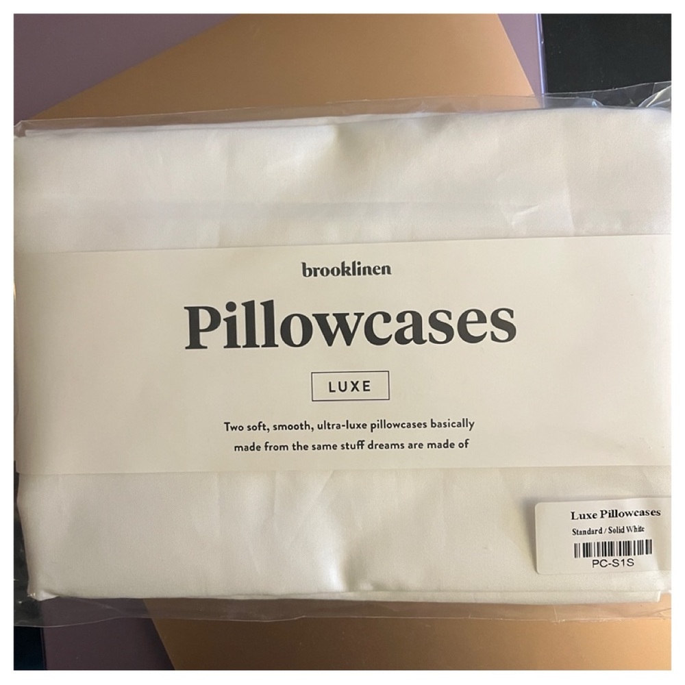 Brooklinen Luxe Pillowcases – Standard / White – New in Package